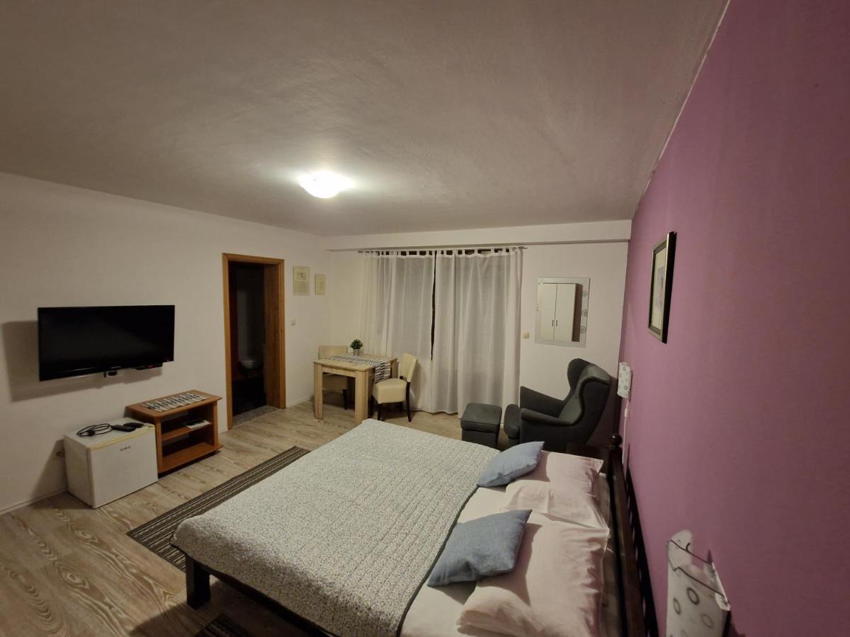 Plitvička Jezera Guest House Wolf II מראה חיצוני תמונה