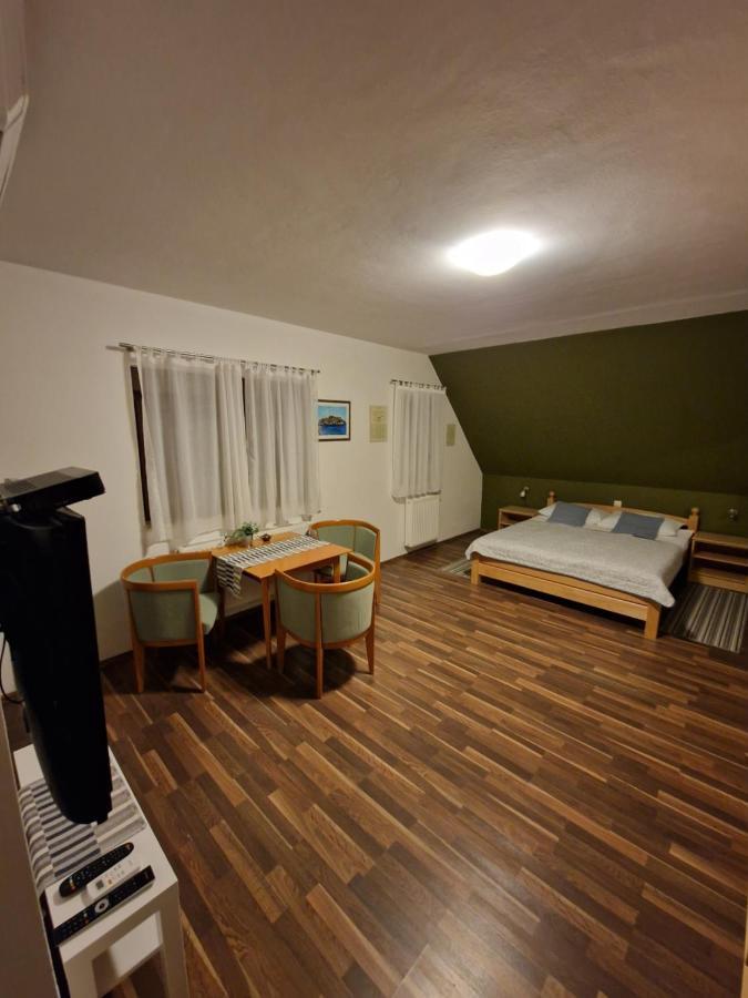 Plitvička Jezera Guest House Wolf II מראה חיצוני תמונה