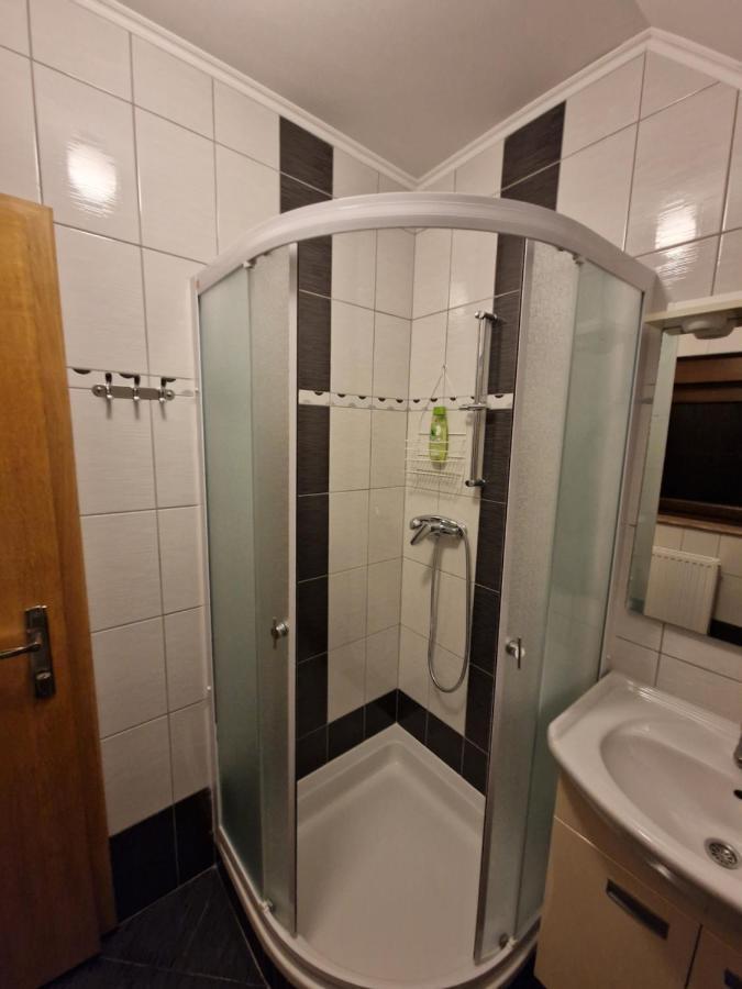 Plitvička Jezera Guest House Wolf II מראה חיצוני תמונה