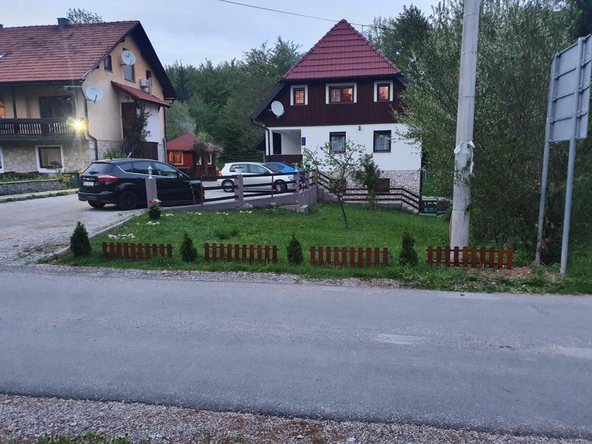 Plitvička Jezera Guest House Wolf II מראה חיצוני תמונה