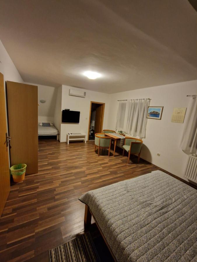 Plitvička Jezera Guest House Wolf II מראה חיצוני תמונה