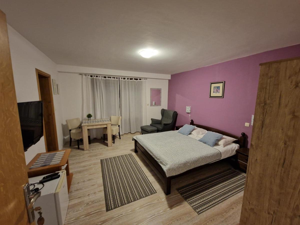 Plitvička Jezera Guest House Wolf II מראה חיצוני תמונה