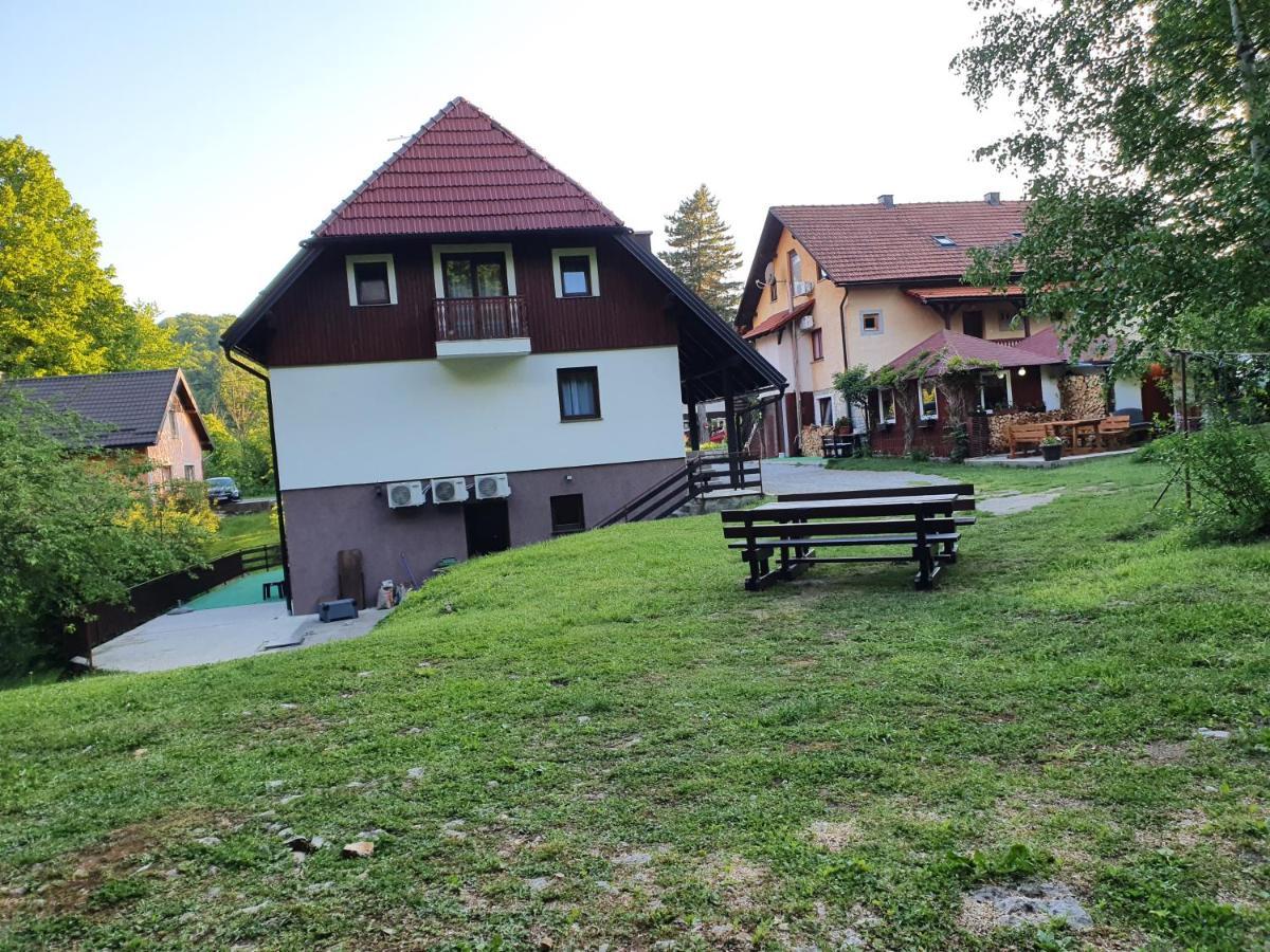 Plitvička Jezera Guest House Wolf II מראה חיצוני תמונה