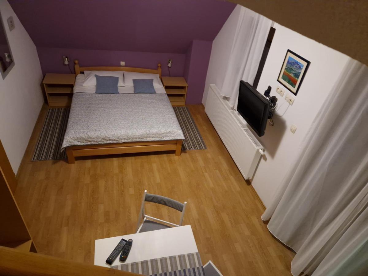Plitvička Jezera Guest House Wolf II מראה חיצוני תמונה